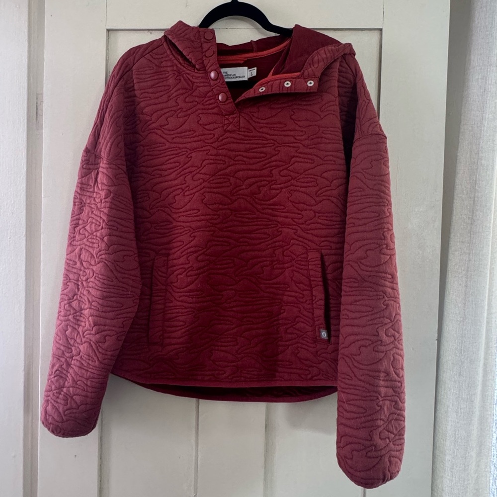 The American Outdoorswoman Quilted Hoodie | Size L | Brick | Warm & Cozy